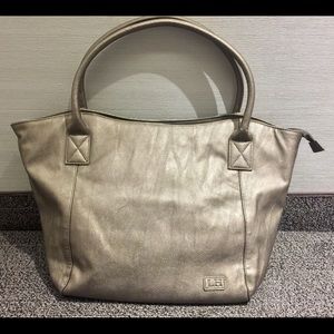 Beautiful LouenHide Suzie tote. Bronze. Brand new.
